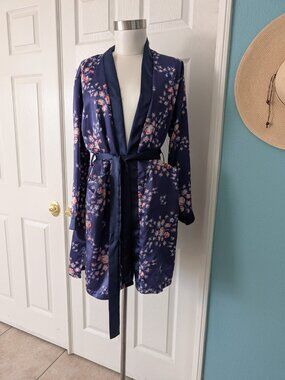 NWT Morgan Lane X Fabfitfun Robe Kimono Women’s  Navy Floral Pocket Belt Sz S /M